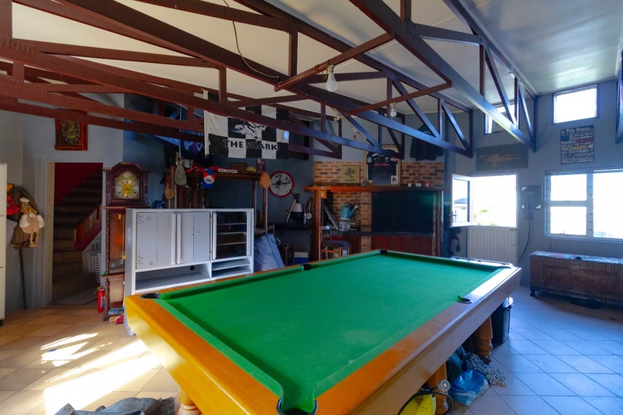 6 Bedroom Property for Sale in Sandbaai Western Cape